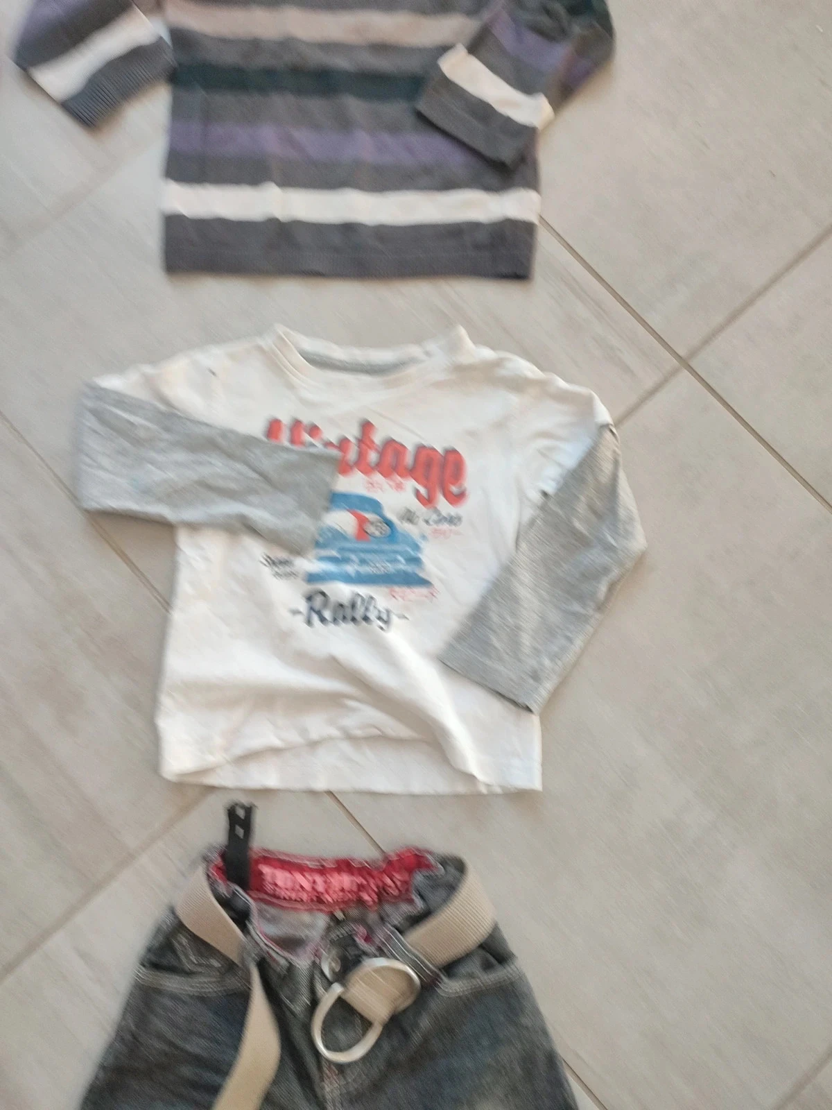 Lot de vêtements garçon 4 ans – photo 16